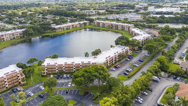 6427 CORAL LAKE Drive 303, Margate, FL 33063