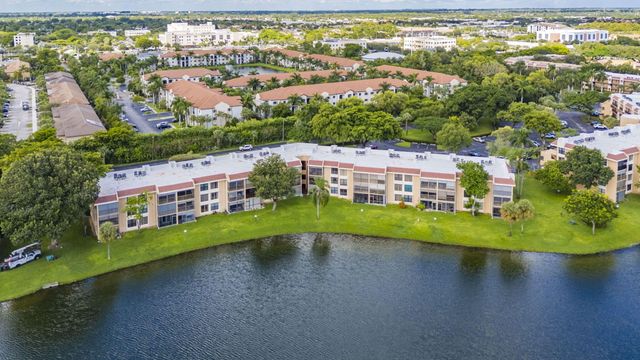 6427 CORAL LAKE Drive 303, Margate, FL 33063