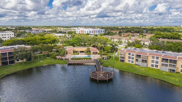 6427 CORAL LAKE Drive 303, Margate, FL 33063