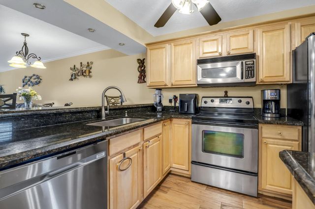 6427 CORAL LAKE Drive 303, Margate, FL 33063