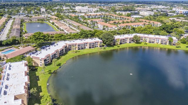 6427 CORAL LAKE Drive 303, Margate, FL 33063