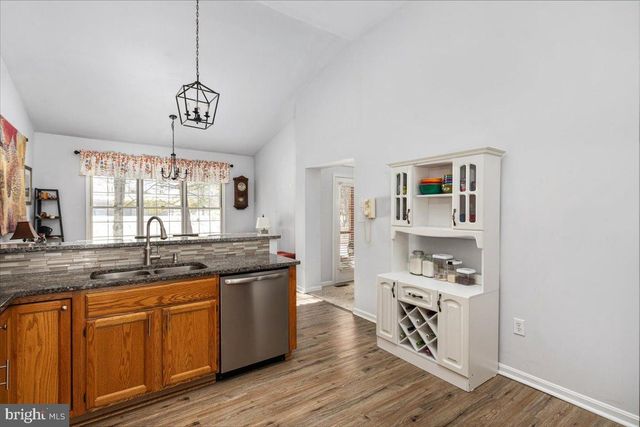 14 AMBLER LN, Falling Waters, WV 25419