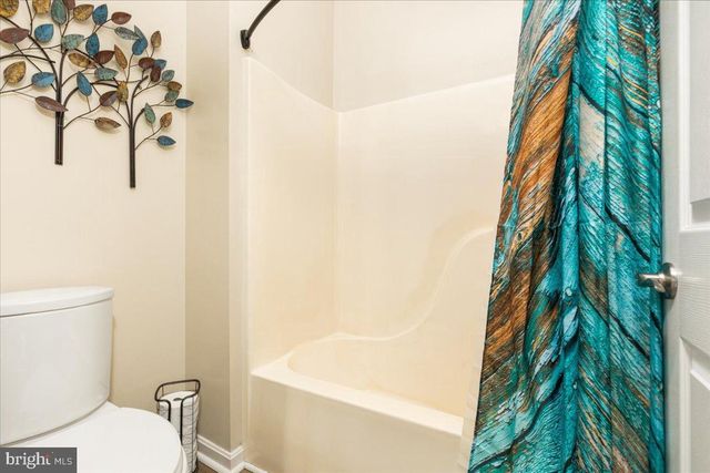 14 AMBLER LN, Falling Waters, WV 25419