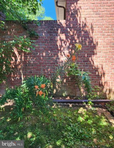 14 AMBLER LN, Falling Waters, WV 25419