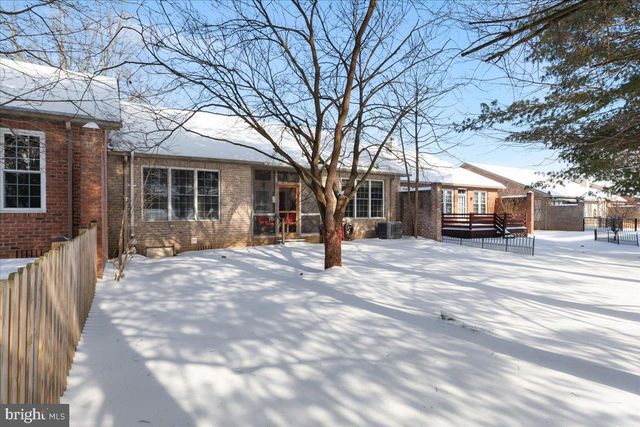 14 AMBLER LN, Falling Waters, WV 25419