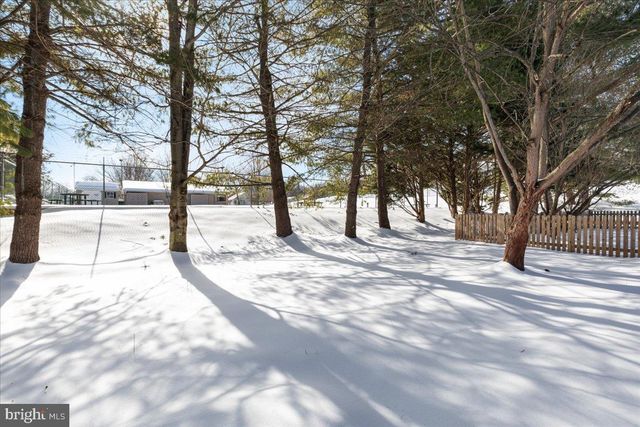 14 AMBLER LN, Falling Waters, WV 25419