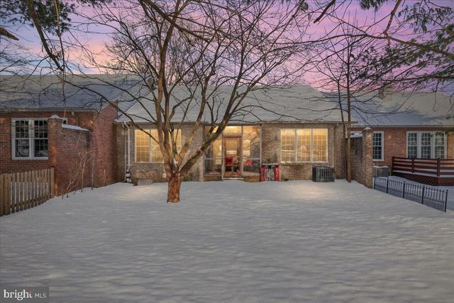 14 AMBLER LN, Falling Waters, WV 25419