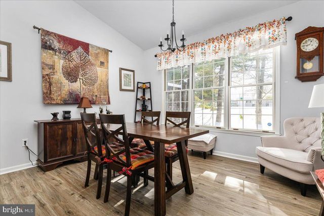 14 AMBLER LN, Falling Waters, WV 25419