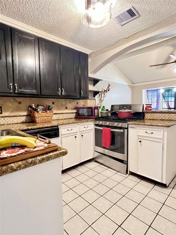 15119 Mcleod Drive, Houston, TX 77060