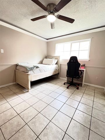 15119 Mcleod Drive, Houston, TX 77060