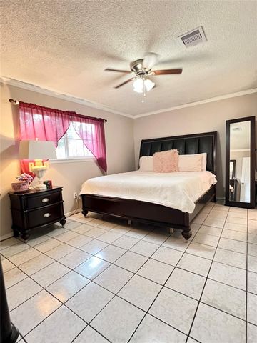 15119 Mcleod Drive, Houston, TX 77060