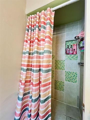 15119 Mcleod Drive, Houston, TX 77060