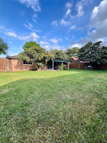 15119 Mcleod Drive, Houston, TX 77060