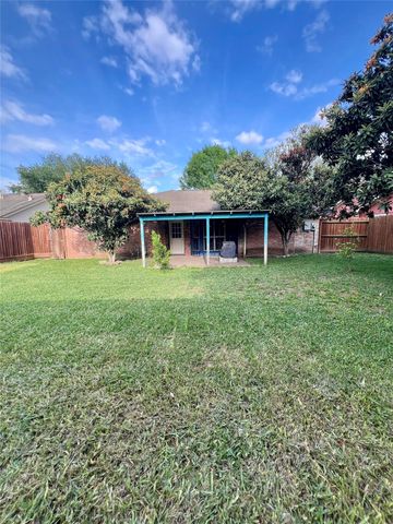 15119 Mcleod Drive, Houston, TX 77060