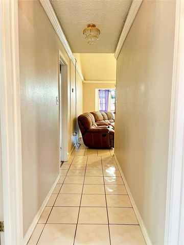 15119 Mcleod Drive, Houston, TX 77060