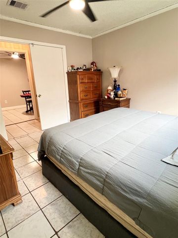 15119 Mcleod Drive, Houston, TX 77060