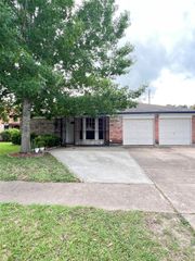 15119 Mcleod Drive, Houston, TX 77060