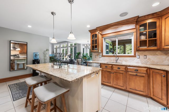 160 Peck Hill Road, Woodbridge, CT 06525