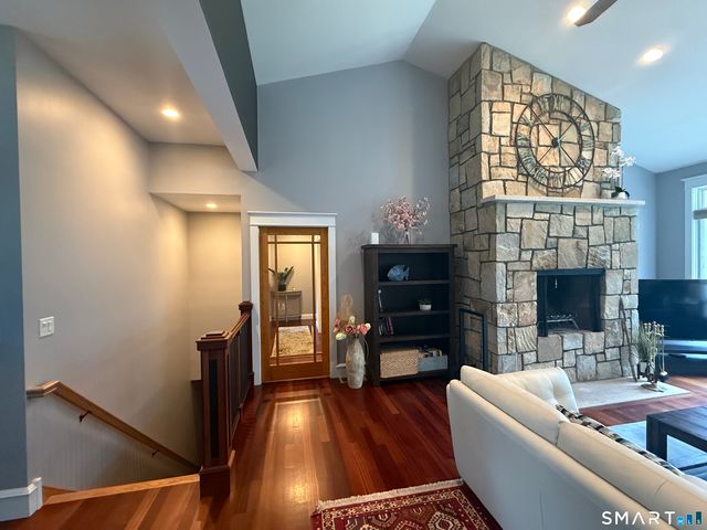 160 Peck Hill Road, Woodbridge, CT 06525