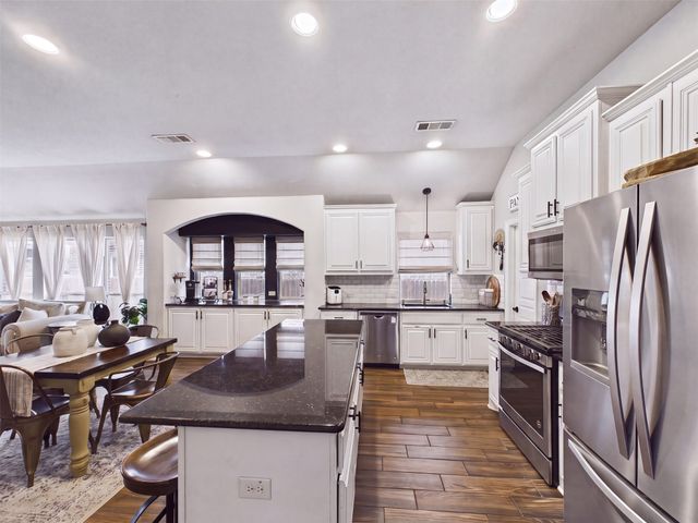 1104 Summer Lane, Mckinney, TX 75071