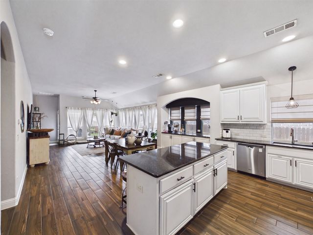 1104 Summer Lane, Mckinney, TX 75071