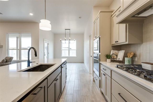 2900 River Birch Lane, Yukon, OK 73099