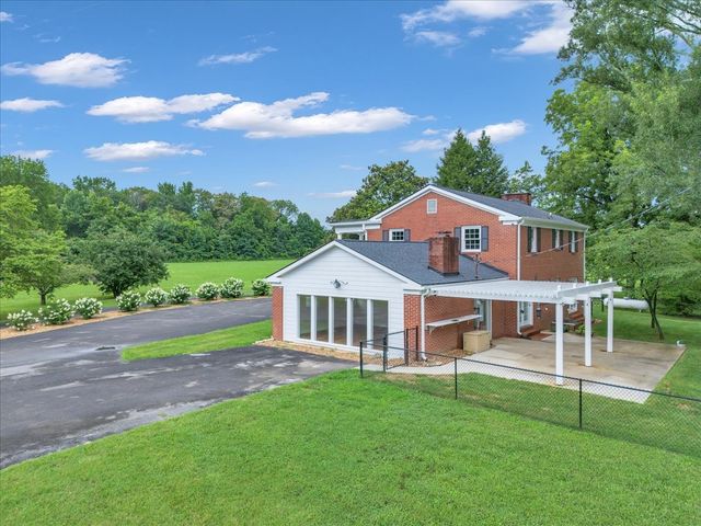 251 Miller Rd, Hillsboro, TN 37342