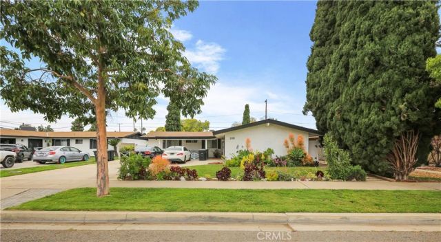 1305 W Cherry, Orange, CA 92868