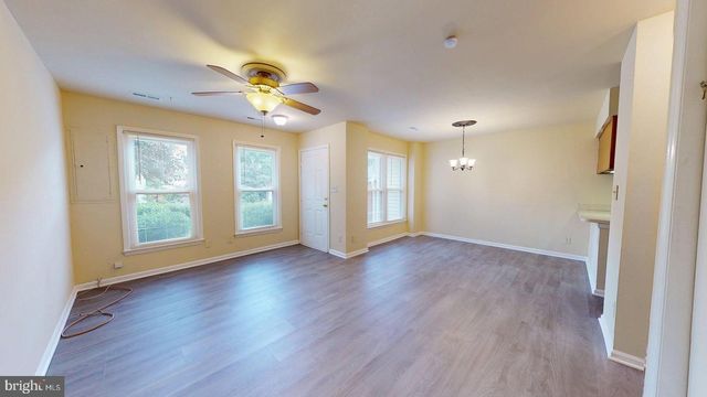 6008 CHESTNUT HOLLOW CT, Centreville, VA 20121