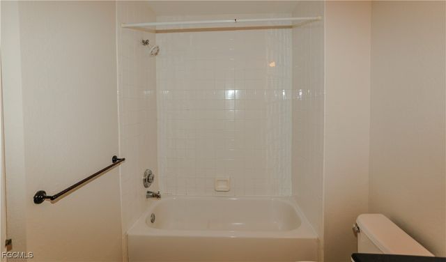 4670 Saint Croix LN 618, Naples, FL 34109