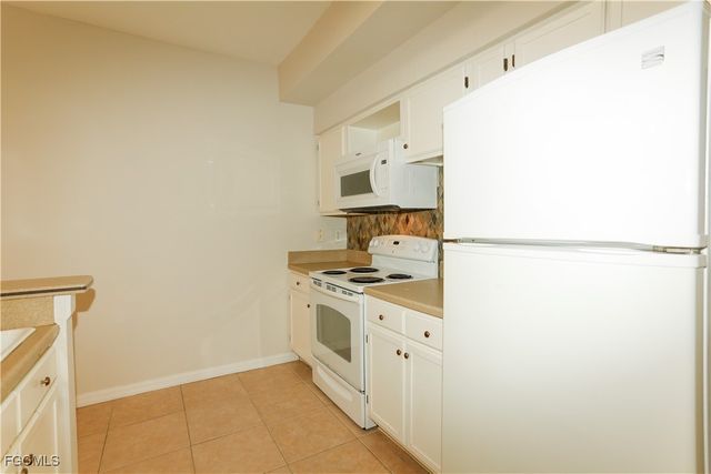 4670 Saint Croix LN 618, Naples, FL 34109