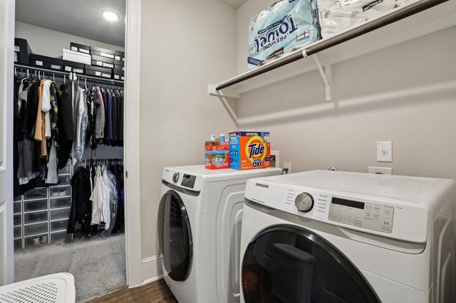 316 Leon LOOP, Liberty Hill, TX 78642