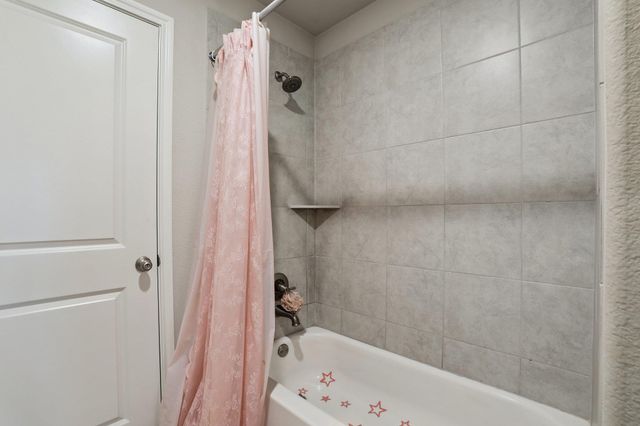 316 Leon LOOP, Liberty Hill, TX 78642