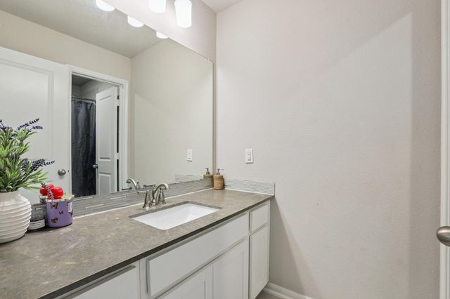 316 Leon LOOP, Liberty Hill, TX 78642