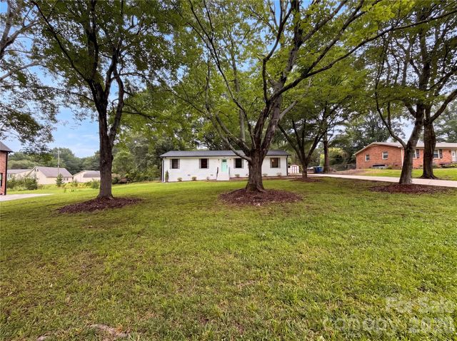 141 Greenbriar Drive, Matthews, NC 28104