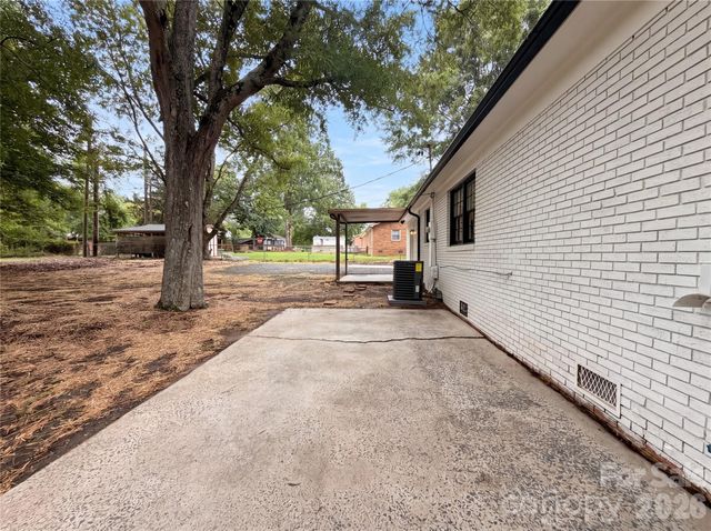 141 Greenbriar Drive, Matthews, NC 28104