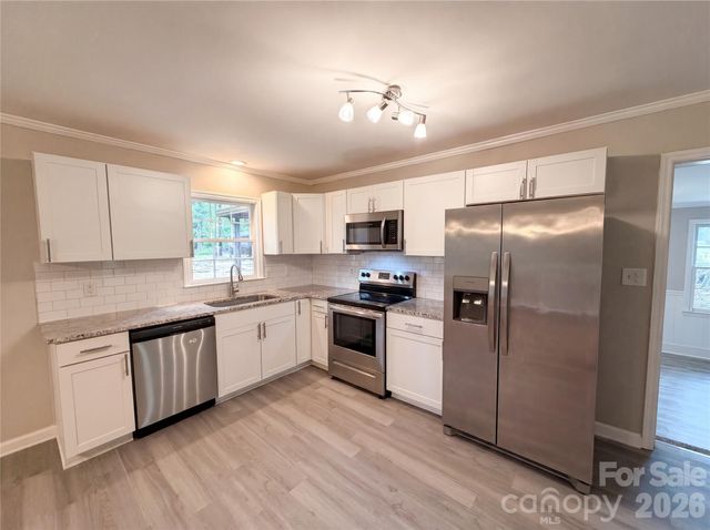 141 Greenbriar Drive, Matthews, NC 28104
