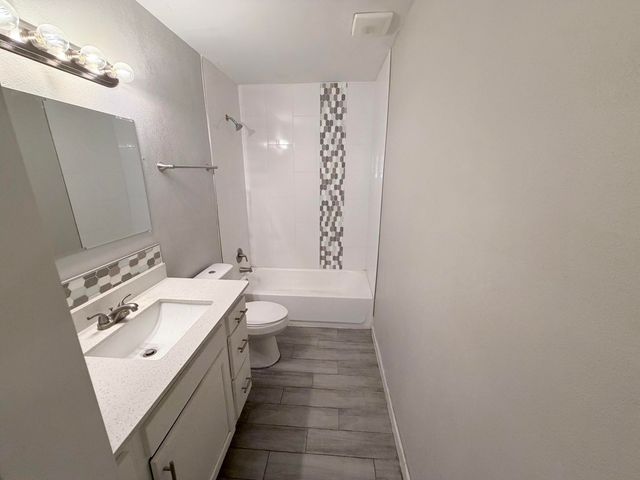 2002 Utah Street NE, Albuquerque, NM 87110