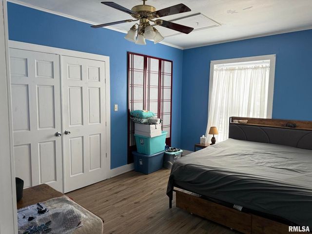 809 S COMMERCIAL Street, Benton, IL 62812