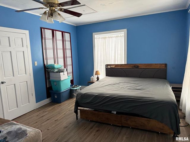 809 S COMMERCIAL Street, Benton, IL 62812