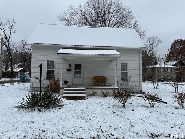 809 S COMMERCIAL Street, Benton, IL 62812