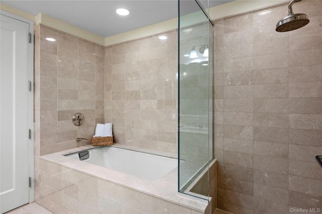 10 City Place 8H, White Plains, NY 10601