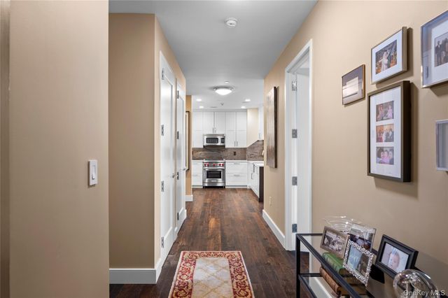 10 City Place 8H, White Plains, NY 10601