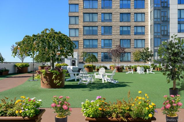 10 City Place 8H, White Plains, NY 10601
