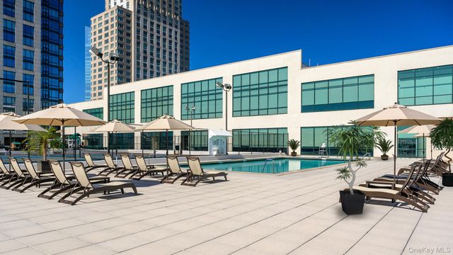 10 City Place 8H, White Plains, NY 10601