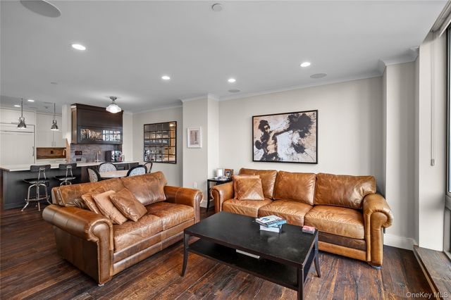10 City Place 8H, White Plains, NY 10601