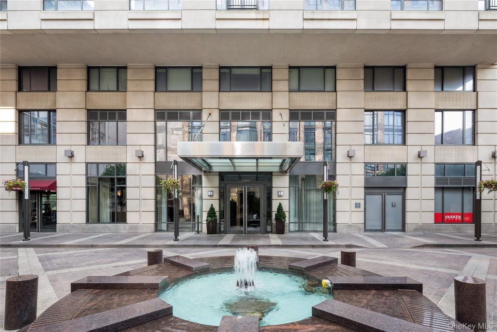 10 City Place 8H, White Plains, NY 10601