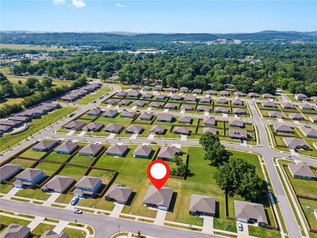 2839 W Azurite Street, Fayetteville, AR 72704