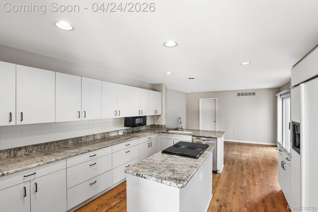 7311 Danbury Drive, West Bloomfield Charter Township, MI 48322