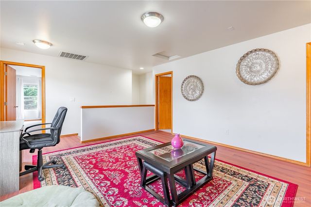 9316 COUNTRY HOLLOW Drive E, Puyallup, WA 98375